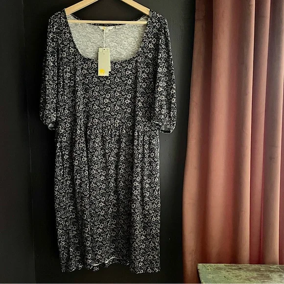 Boden square neck jersey cotton dress in discontinued French Navy Floret  Bloom.